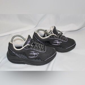 G-DEFY Mighty Walk Women’s Orthopedic Walking Shoe, 7 Black